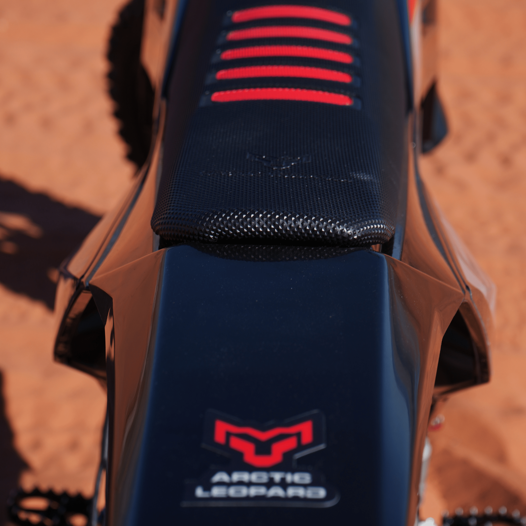 EXE 880 - Arctic Leopard USA