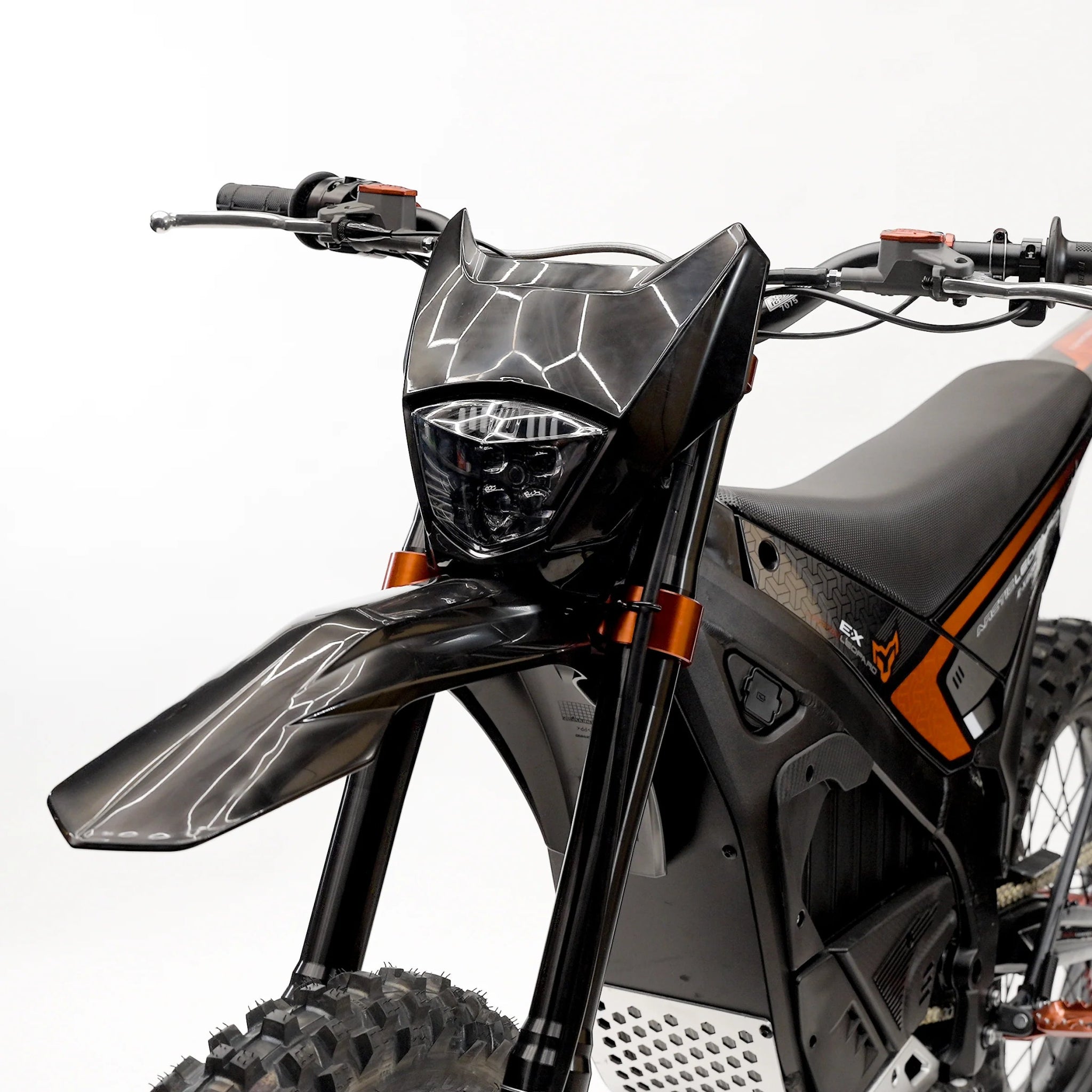 EX 800 - Arctic Leopard USA
